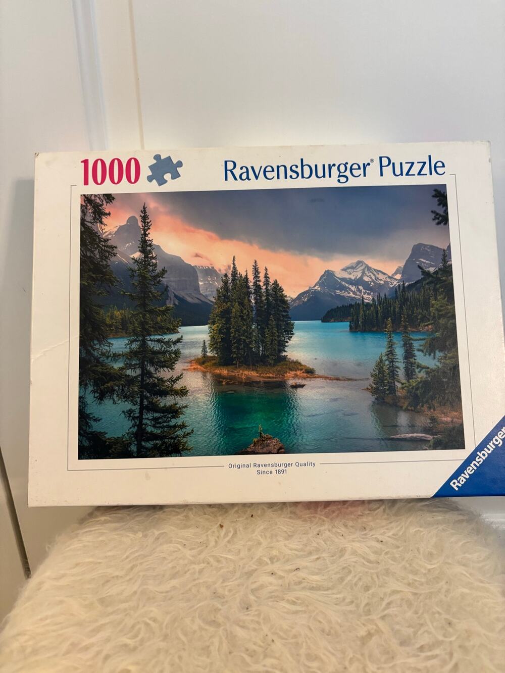 Sealed Ravensburger "Maligne Lake, Canada" 1000-piece jigsaw puzzle.
